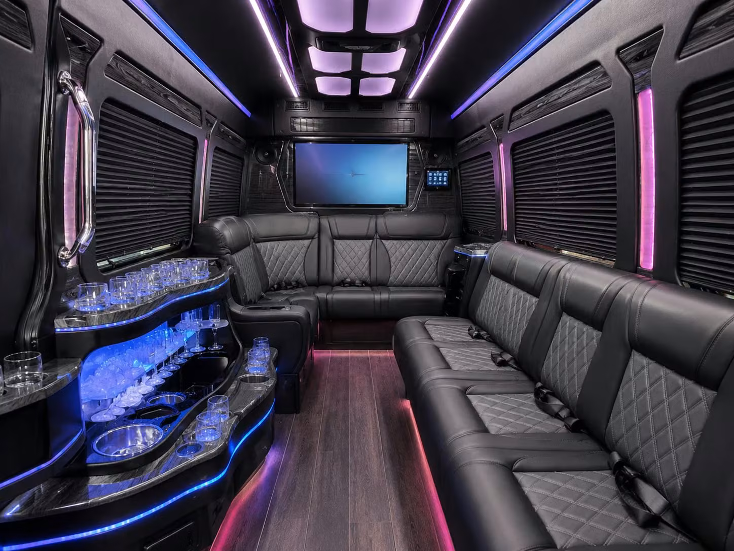corporate and government group airport shuttles in alexandria