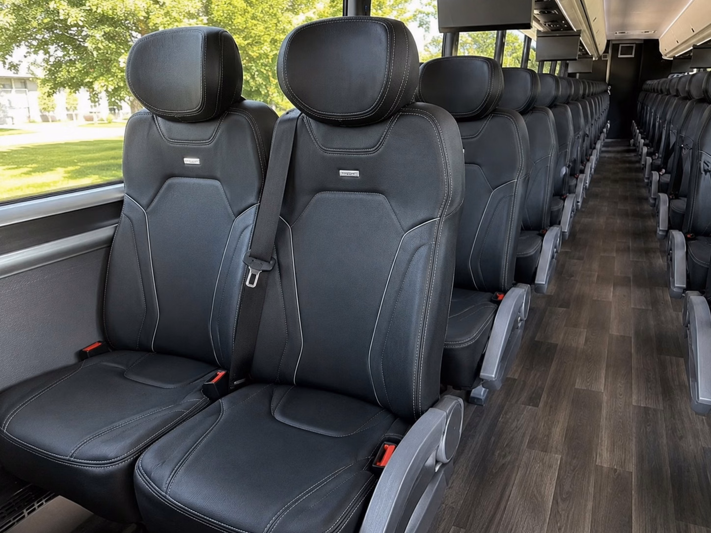 shuttle buses for alexandria wedding ceremony and reception transfers
